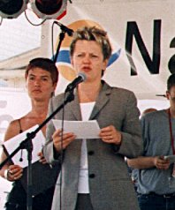 Verbraucherministerin K&uuml;nast auf der B&uuml;hne des Umweltfestivals (Foto: Gr&uuml;ne Liga)